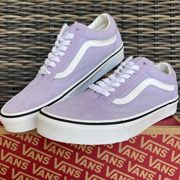 •Vans WMNS Old Skool Color Theory Purple Heath
VN0A5JMIZS0
Sneakers - Picture 6 of 16